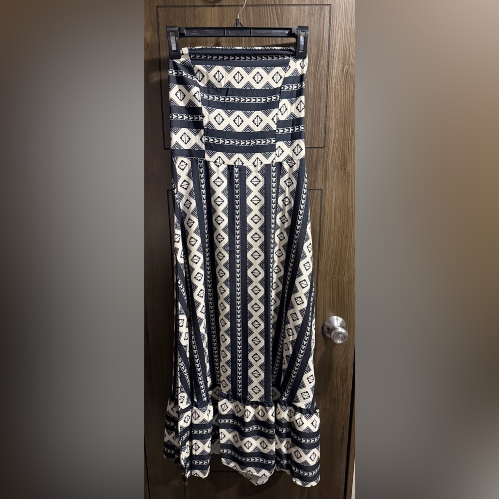 SHEIN Strapless Dress with Black and Cream Patterns